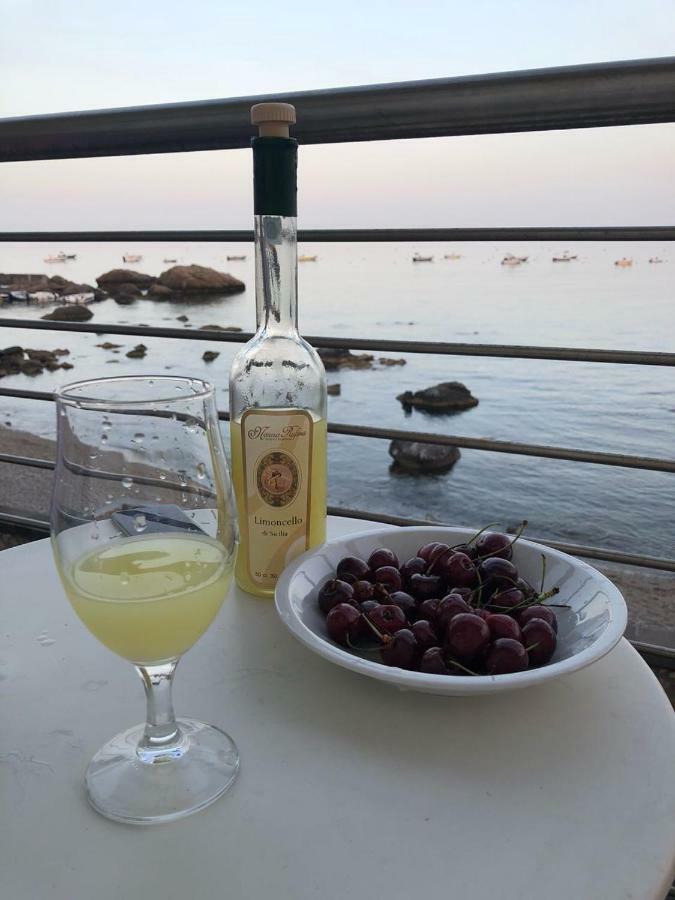 شقة Taorminaxos Wonderful Seaview جيارديني ناكسوس المظهر الخارجي الصورة